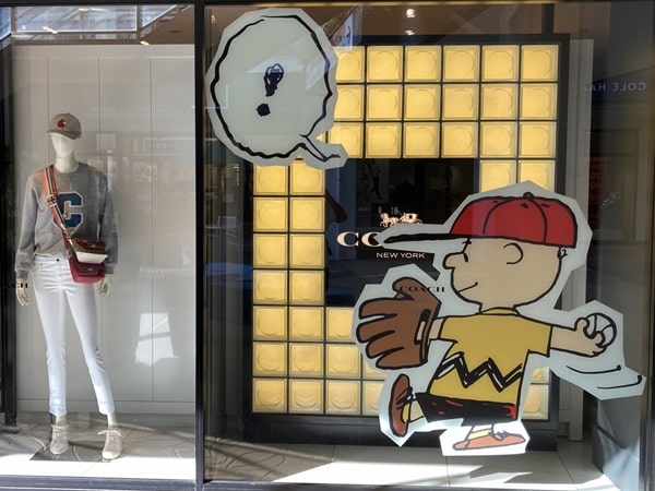 コーチ×ピーナッツ アウトレット店