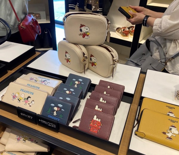 コーチ×ピーナッツ スヌーピー レザー財布