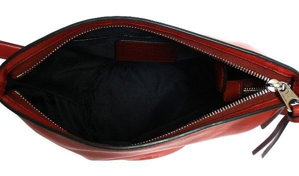 コーチのバッグで裏地がシグネチャー柄のレザーバッグがありました！ コーチ アウトレット通販ブランドスクエア｜COACHバッグ財布の本物が激安