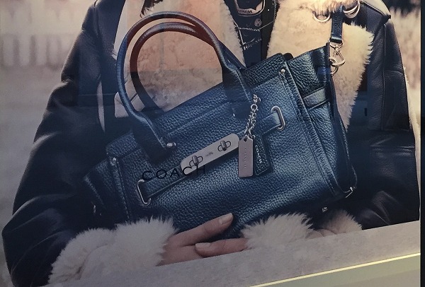 COACH コーチ スワッガー ネイビー 布袋付き